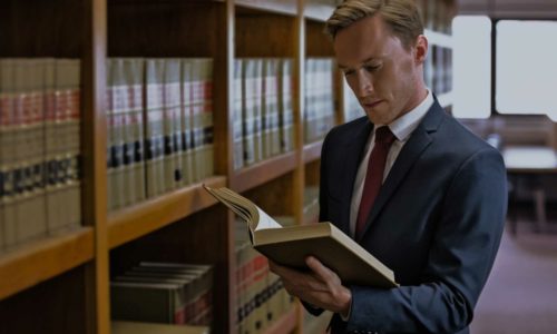 Какова роль юриста в процессе признания физического лица банкротом?